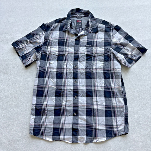 Wrangler Other - Wrangler Men Large Black Plaid Outdoor Short Sleeve Shirt with UPF 40 Protection